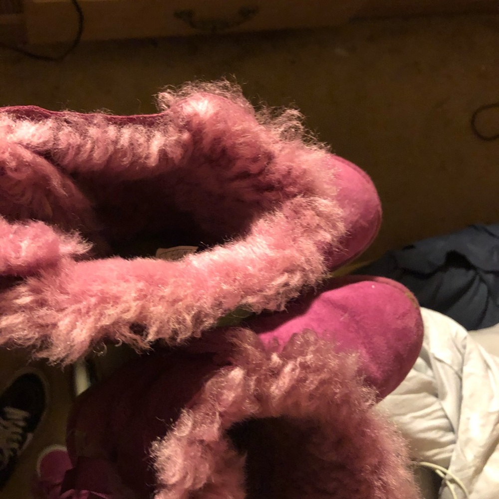 Bailey Bow Uggs - image 6